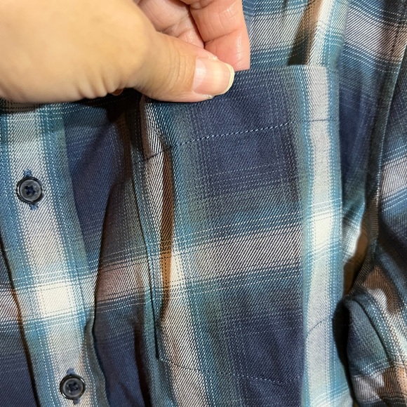 VINCE Button Down Shirt “clasic fit” - Picture 4 of 5